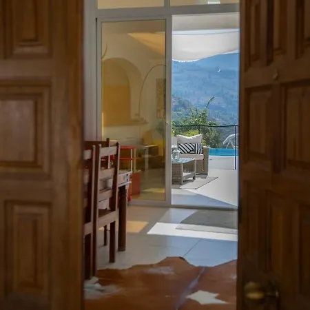 Casa Sierra, A Stunning Spanish Rural Retreat Villa *